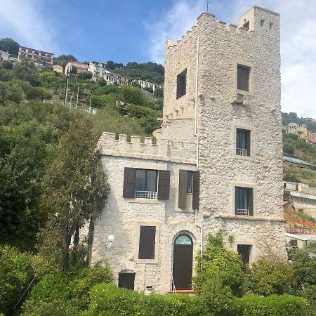 Appartamento Nella Torre Грималди Екстериор снимка